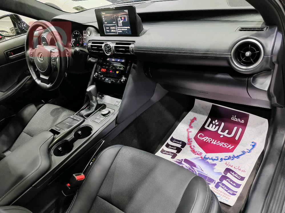 Lexus IS
